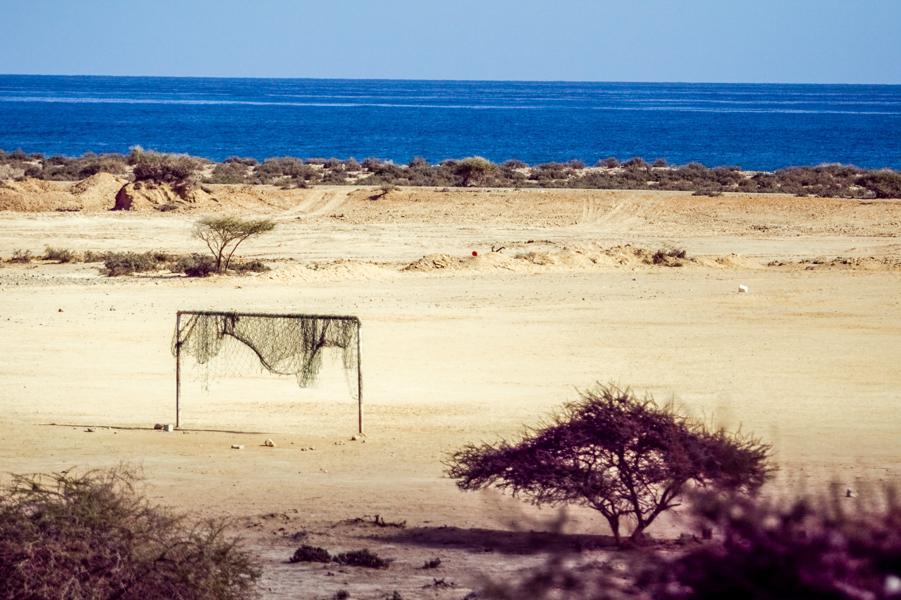hyperfocale-daniel-fine-abandonned-104.jpg Terrain de foot - Oman abandonned