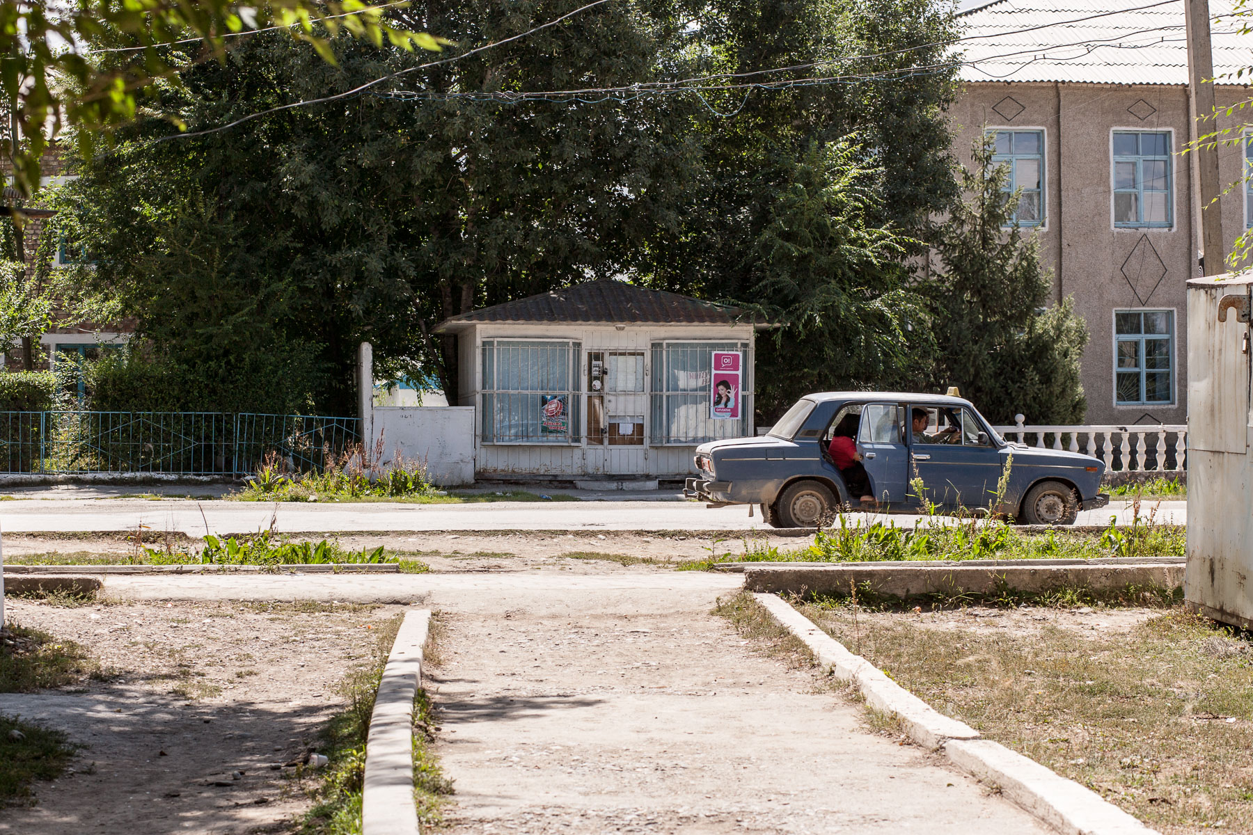 hyperfocale-daniel-fine-fenetre-rue-102.jpg At-Bashi - Kirghizistan fenetrerue