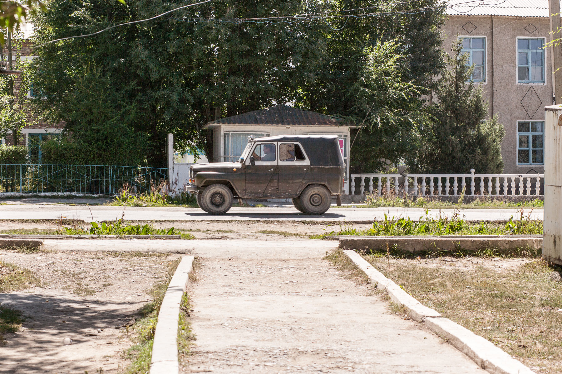 hyperfocale-daniel-fine-fenetre-rue-109.jpg At-Bashi - Kirghizistan fenetrerue