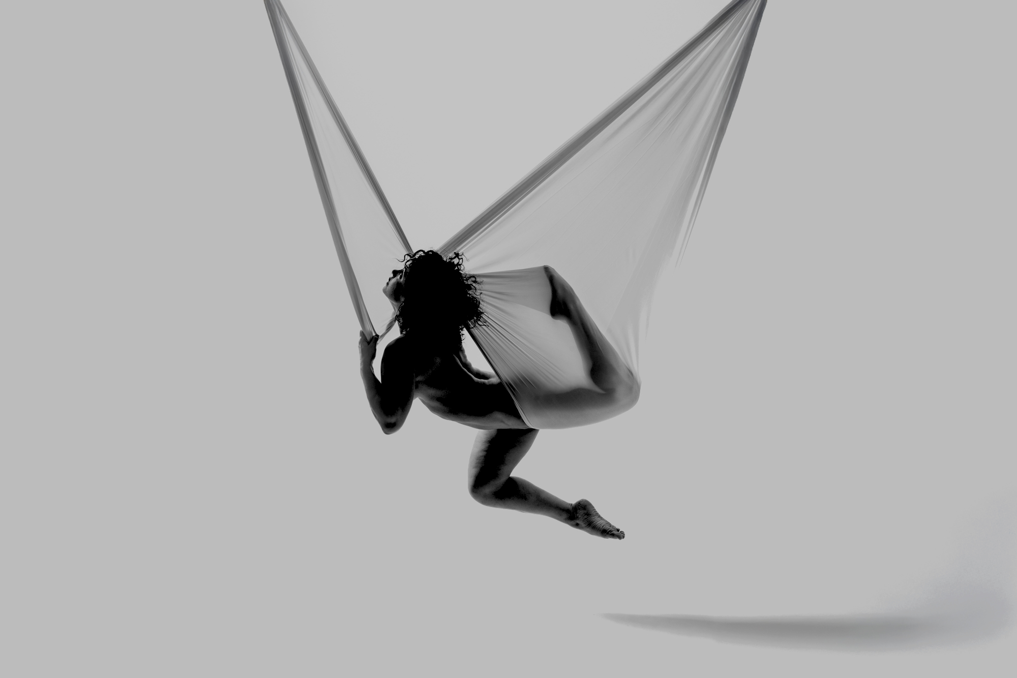 nu artistique tissu aerien yoga photographer Lyon